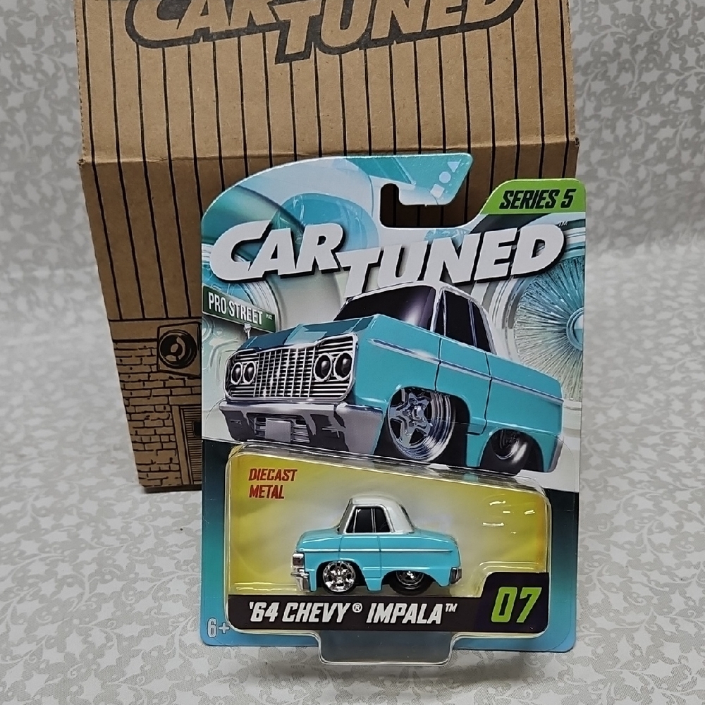 Car Tuned #07 '64 Chevy Impala Series 5 MGA Entertainment Inc